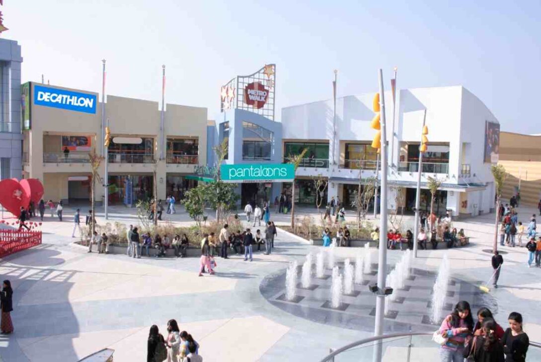 Metro Walk Mall Photos_ Delhi's Premier Shopping Destinations